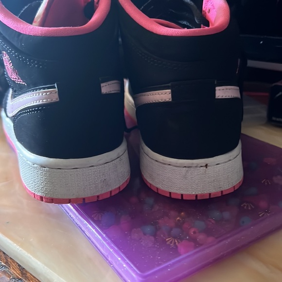 Jordan 1s - Picture 2 of 4